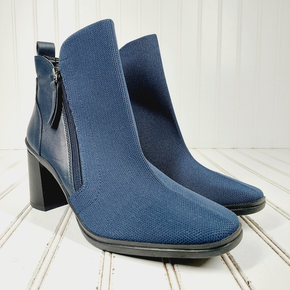 NEW  Me Too Women's Beck Bri Blue Side Zip Block Heel Ankle Bootie M600 - Picture 4 of 11